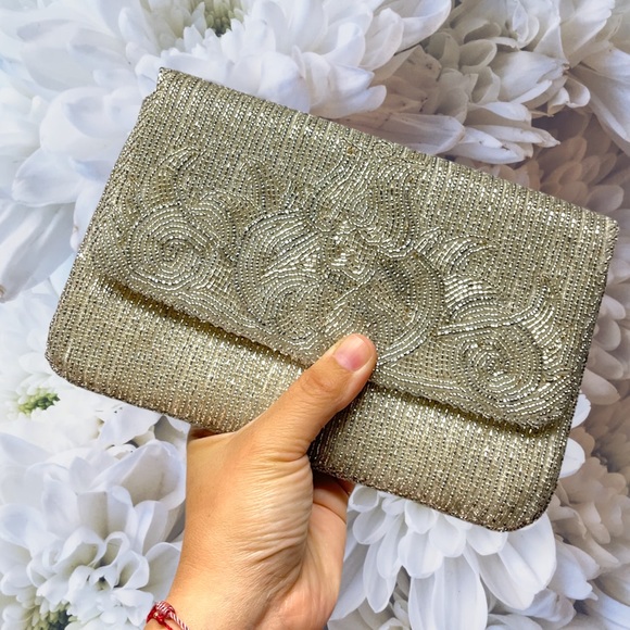 La Regale Handbags - La Regale VTG beaded champagne clutch handbag